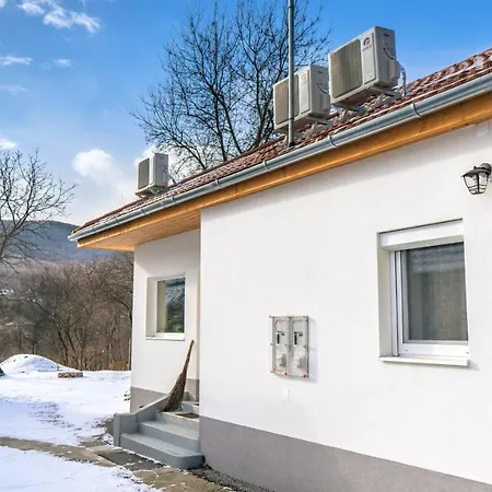 Birslak Holiday home *